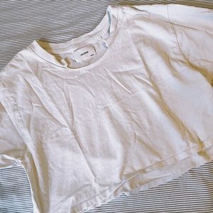 Joah brown cropped white tee with notch